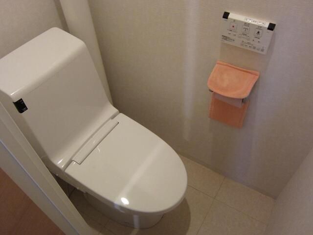 トイレ　清潔感のあるトイレです