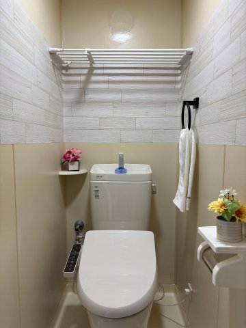 トイレ　節水型トイレ取替済。棚付。Led照明。