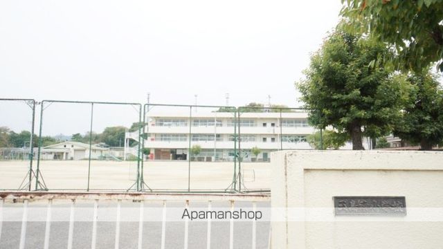 小学校　倉敷市立玉島南小学校（小学校）まで768m