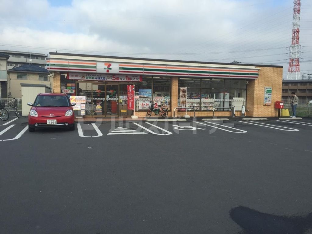 コンビニ　セブンイレブン八潮大瀬北店（コンビニ）まで210m
