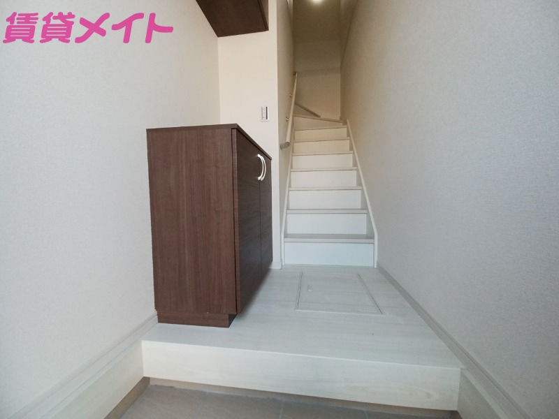 玄関　別部屋参考写真です