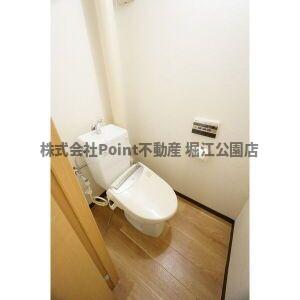 地下鉄御堂筋線 中津駅 徒歩6分 14階建 築56年のトイレ写真