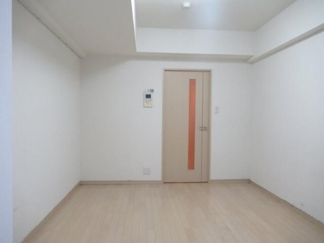 その他部屋・スペース　室内は落ち着いた温もりを感じるフローリングです☆