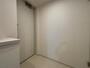 トイレ　落ち着いた色調のトイレです