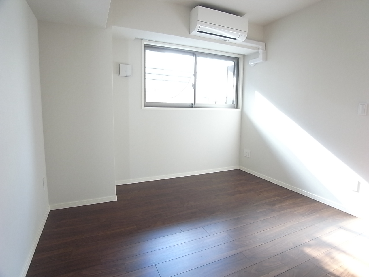 ピエモンテ三軒茶屋の居間写真