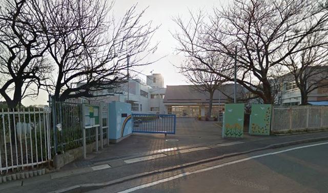 小学校　川崎市立新作小学校（小学校）まで239m