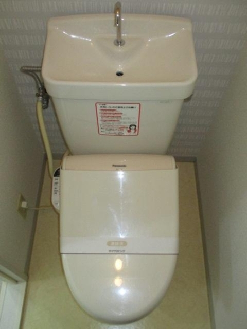 トイレ　温水洗浄暖房便座