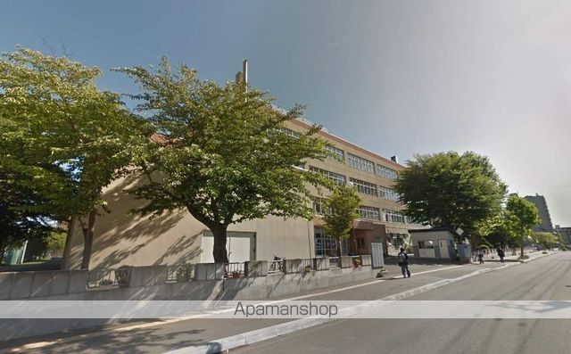 中学校　栄南中学校（中学校）まで394m