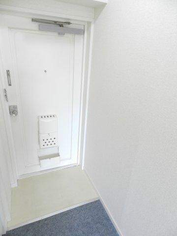 玄関　※別部屋参考写真