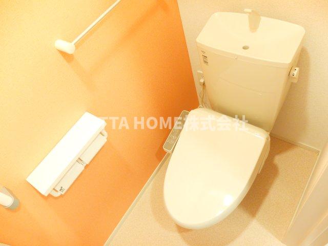トイレ　ウォシュレット付きのトイレです＊