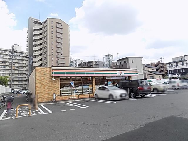 コンビニ　セブンイレブン（コンビニ）まで790m