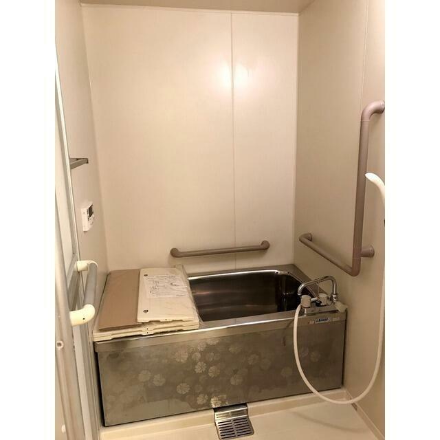 バス・シャワールーム　同タイプ・別部屋画像