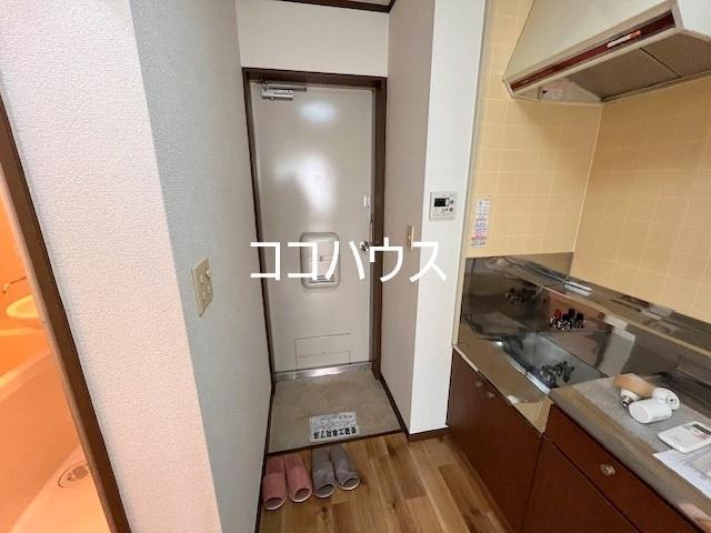 ランスフィールド本八幡の玄関写真