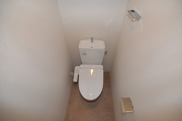 エステムコート神戸大倉山公園のトイレ写真
