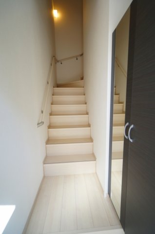 玄関　同建築会社の内装写真となります。 ※参考イメージとなります。