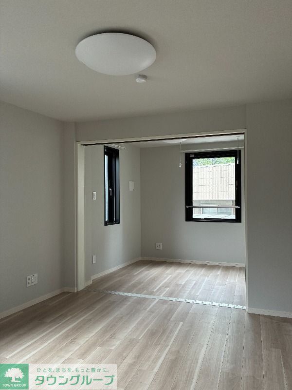 OAK VILLA Shinagawa Residenceの居間写真