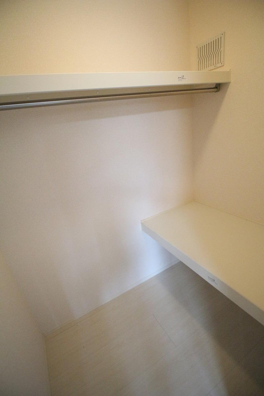 収納　※別室写真参照(反転)