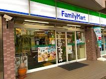 コンビニ　ファミリーマート 金山五丁目店（コンビニ）まで202m