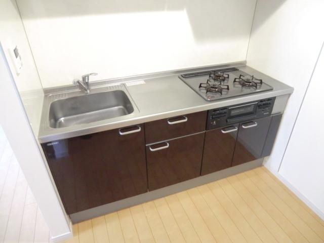 キッチン　お料理も楽しい３口システムキッチン