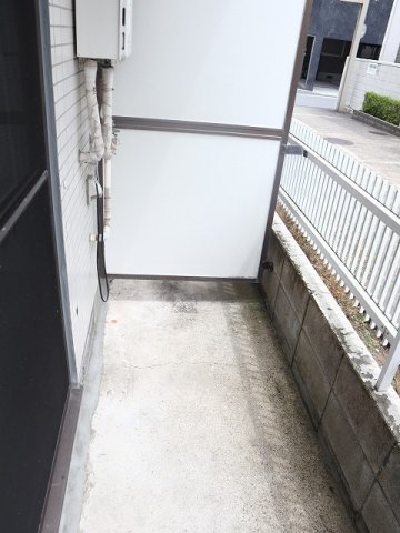 バルコニー　陽当たり良好なバルコニーです