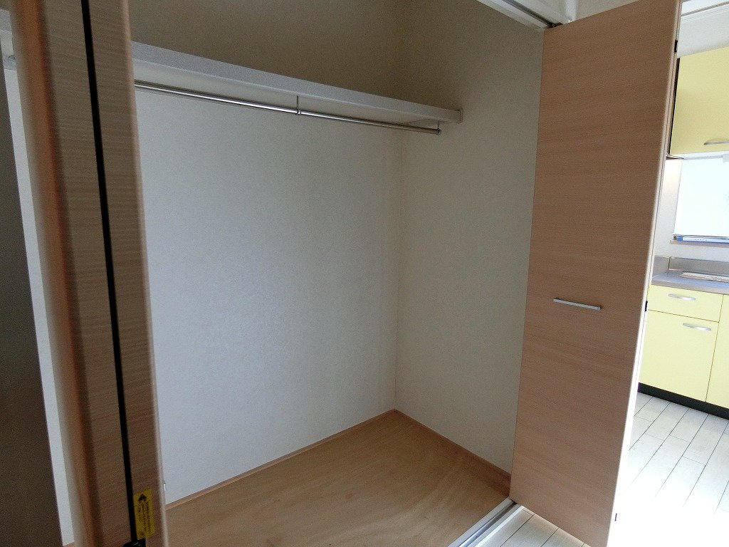 収納　奥行きのある大型クローゼット
