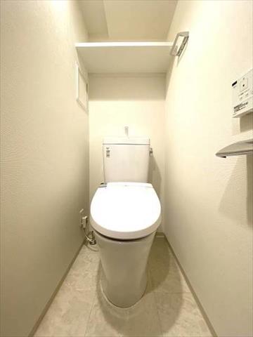 ブルーライン 阪東橋駅 徒歩2分 11階建 築5年のトイレ写真