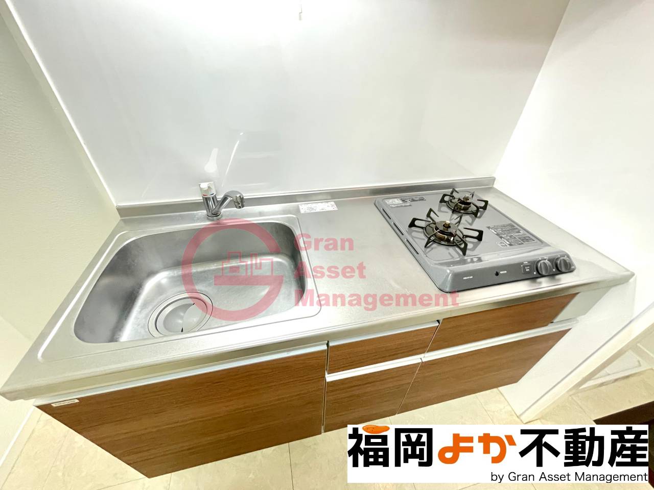 キッチン　コンパクトなキッチンで掃除もラクラク