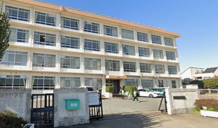中学校　平塚市立神明中学校（中学校）まで1431m