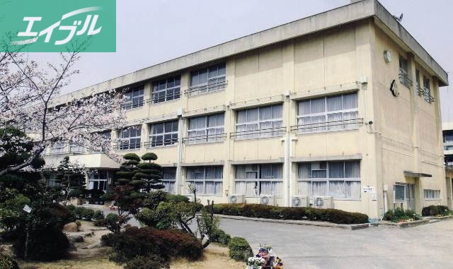 小学校　倉敷市立西阿知小学校（小学校）まで303m
