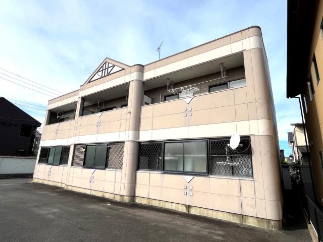 エントランス　外観写真（昼）