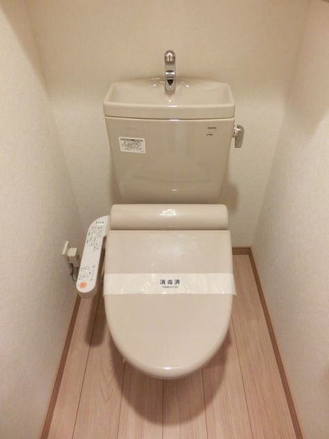 トイレ　洗浄機能付トイレ