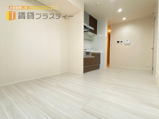 居室・リビング　白い床映える！