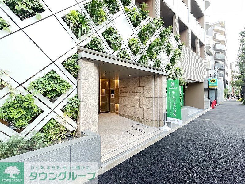 エントランス　お問合せは(株)タウンハウジングレジデンス事業部　赤坂店・…