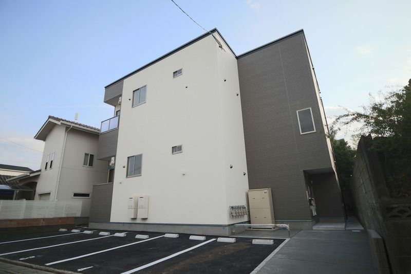 建物外観　落ち着いた外観です