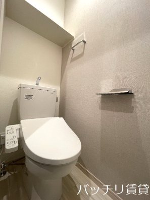 トイレ　※同型タイプの為、現状を優先いたします
