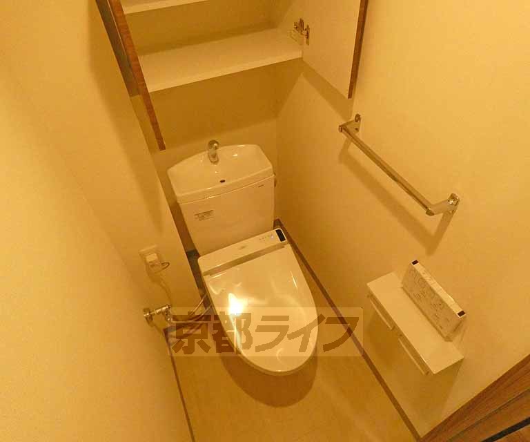 京阪本線 丹波橋駅 徒歩8分 3階建 築9年のトイレ写真
