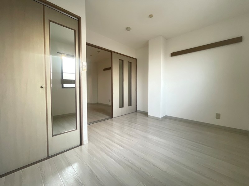 その他部屋・スペース　広めの洋室。