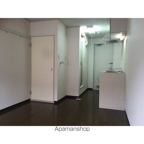 都営浅草線 西馬込駅 徒歩13分 2階建 築37年の玄関写真