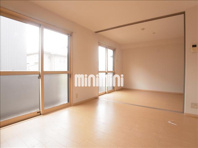 居室・リビング　１２帖リビングです。スライド引戸で１室としても使えます。