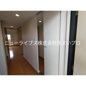 京阪本線 門真市駅 徒歩8分 4階建 築13年の玄関写真