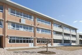 中学校　大泉町立南中学校（中学校）まで1470m