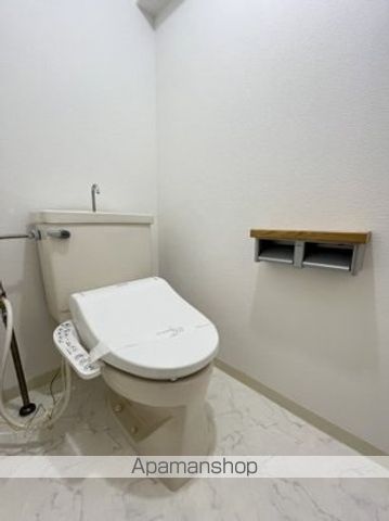 多摩都市モノレール 泉体育館駅 徒歩12分 7階建 築38年のトイレ写真