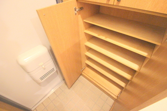 玄関　※別部屋の写真です