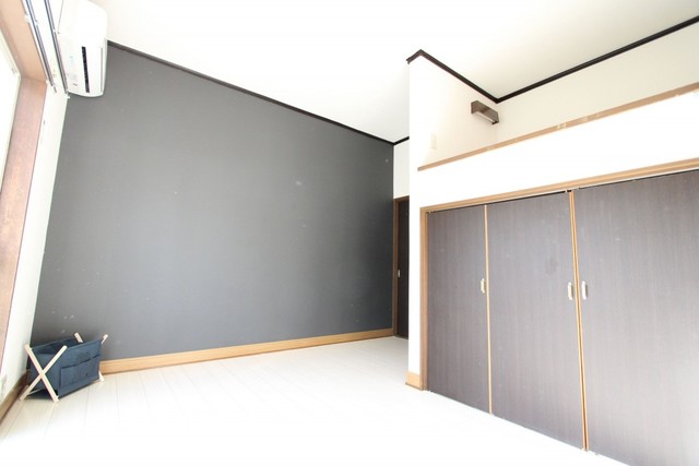 居室・リビング　退去前の為、別部屋画像です。