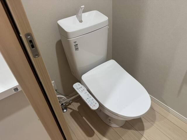 ＪＲ総武線 新検見川駅 徒歩6分 3階建 築3年のトイレ写真