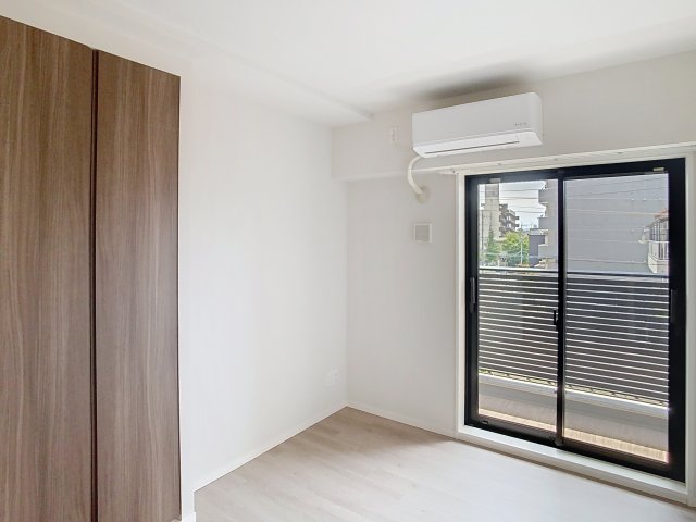 キッチン　掲載写真は空室の別部屋を掲載しております。実際のお部屋と仕様