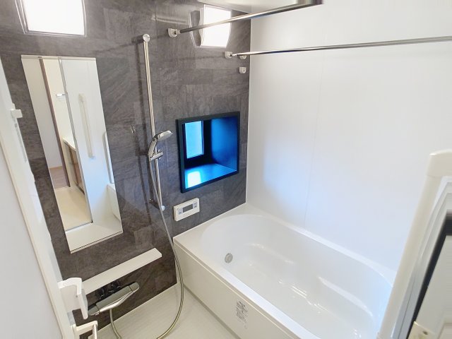 バス・シャワールーム　掲載写真は空室の別部屋を掲載しております。実際のお部屋と仕様