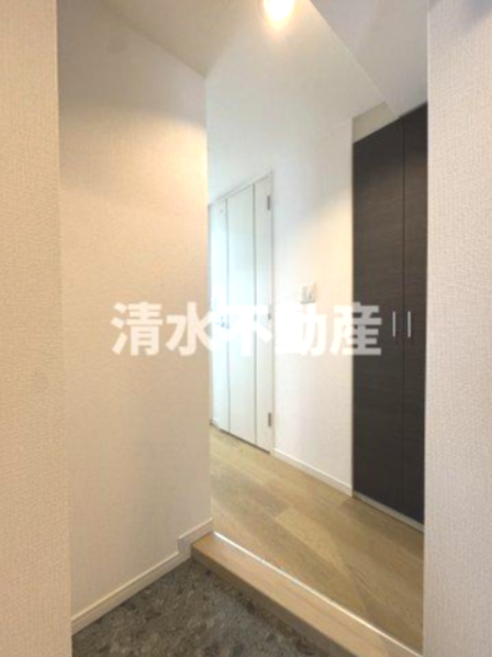 玄関　即内見可☆1カ月フリーレント☆初期費用でお困りなら清水不動産