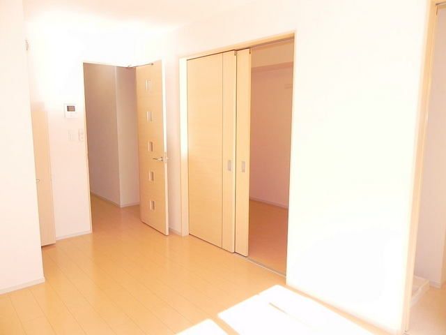 東武宇都宮線 東武宇都宮駅 バス乗車時間：10分 最寄りバス停で下車 徒歩2分 3階建 築14年の内装写真