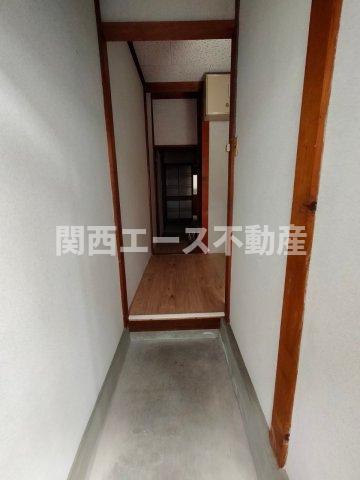 野崎3丁目貸家の玄関写真